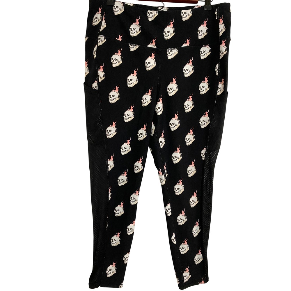 Gothcore Spooky Torrid Leggings Womens 2x Black Flaming Skull Mesh Pocket - Picture 2 of 6
